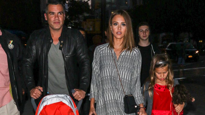 Jessica Alba beim Familien-Ausflug in New York