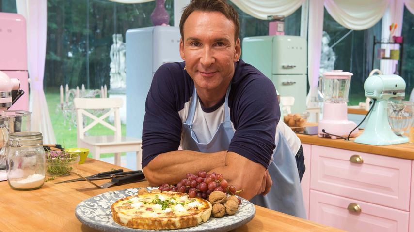 Jochen Bendel bei "Das große Backen – Promispezial" auf Sat.1