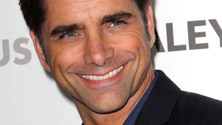 Ratsch! Hier platzt "Fuller House"-Star John Stamos die Hose
