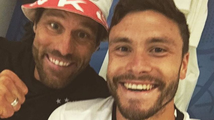 Jonas Hector und Yann-Benjamin Kugel nach dem EM-Viertelfinale gegen Italien