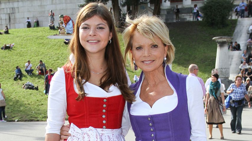 Julia Tewaag und Uschi Glas beim Oktoberfest 2014