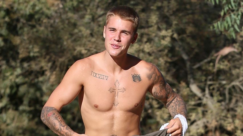 Sexy Hiking-Show: Justin Bieber oberkörperfrei beim