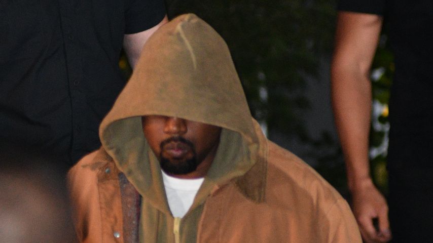 Kanye West im Oktober 2016 vor seiner Wohnung in New York