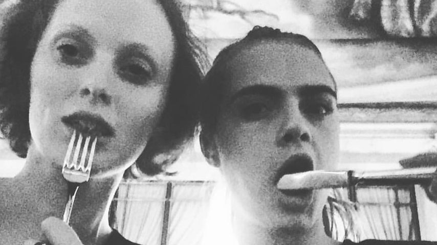Karen Elson und Cara Delevingne (r.), Models
