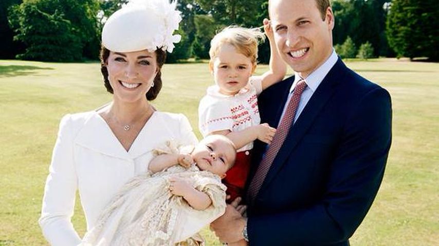 Herzogin Kate (l.) und Prinz William (r.) mit ihren Kindern Prinz George und Prinzessin Charlotte