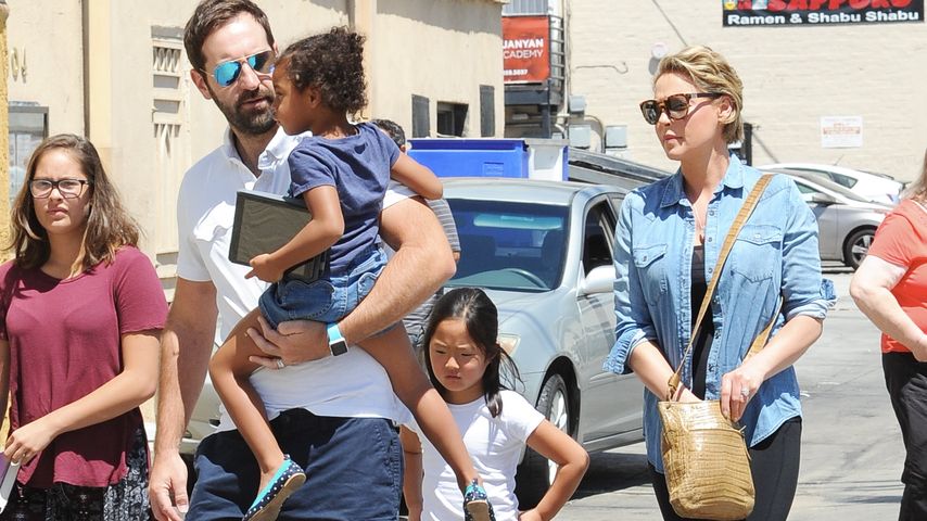 Musiker Josh Kelley, Schauspielerin Katherine Heigl und ihre Töchter