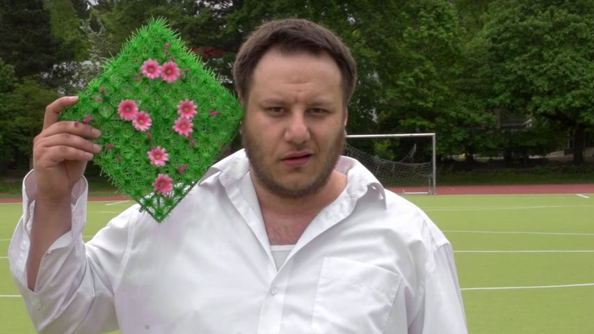 Kazim Akboga in seinem YouTube-Video