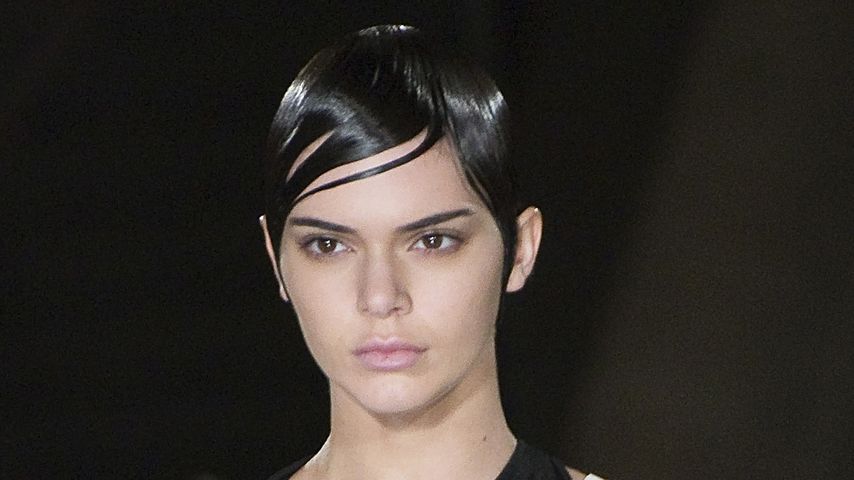 Kendall Jenner auf dem Laufsteg bei der Modenschau von "Givenchy" in Paris