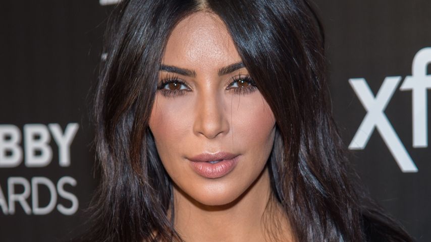 Kim Kardashian auf dem roten Teppich der 20th Annual Webby Awards in New York