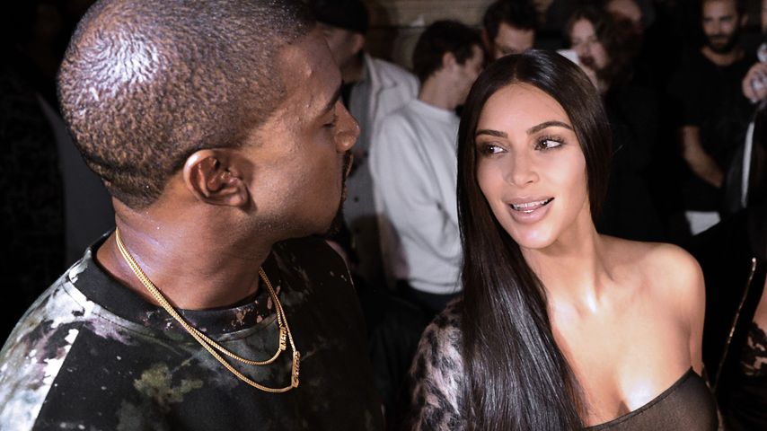 Kanye West und Kim Kardashian im Oktober 2016 am Rande einer Modenschau in Paris