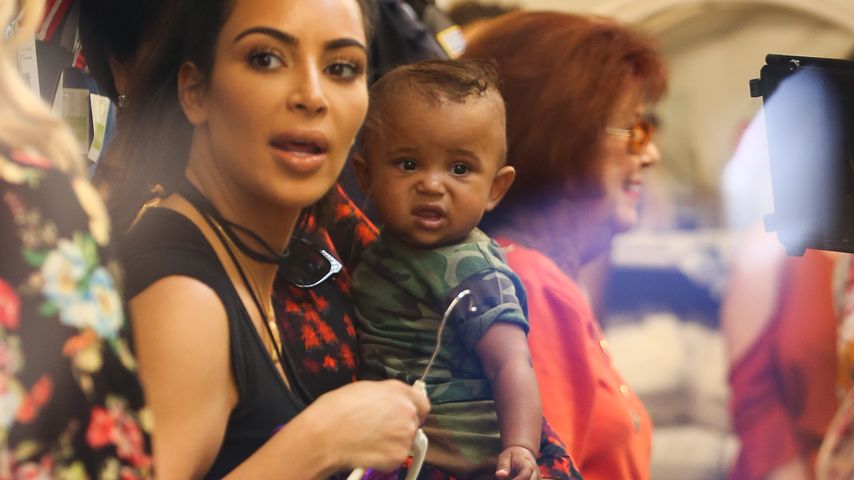 Kim Kardashian und Saint West im Laden von Kim Oma MJ Campbell