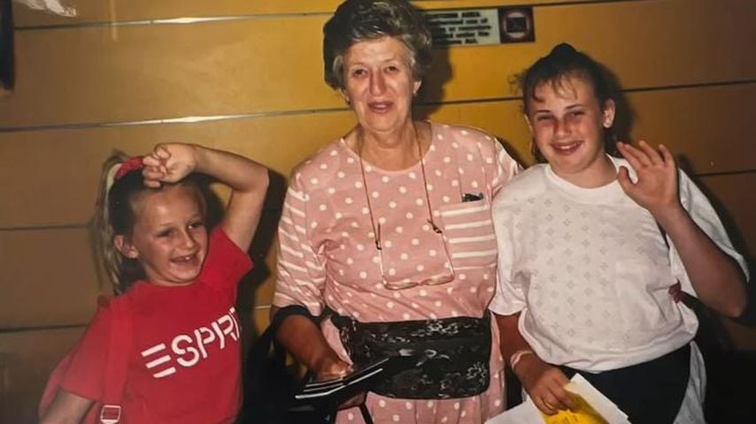 Kinderfoto von Rebel Wilson und ihrer Großmutter Gar