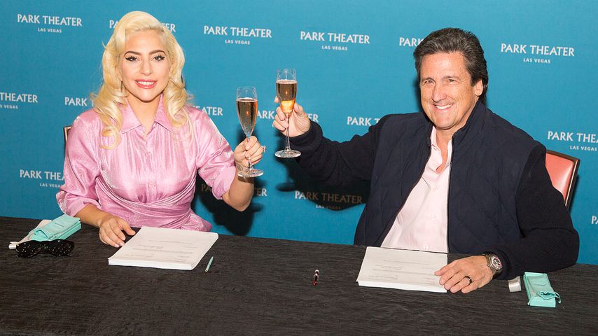 Lady Gaga bei der Vertragsunterzeichnung für ihre Vegas-Show, Dezember 2018