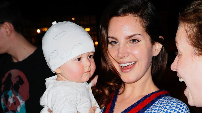 Haben wir was verpasst? Lana Del Rey mit Baby in New York!