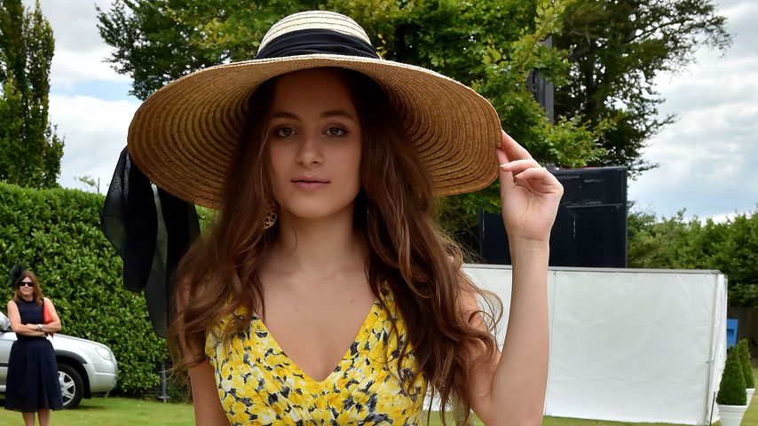 Lily Aktinson bei dem "Qatar Goodwood"-Pferderennen 2015 in Midhurst