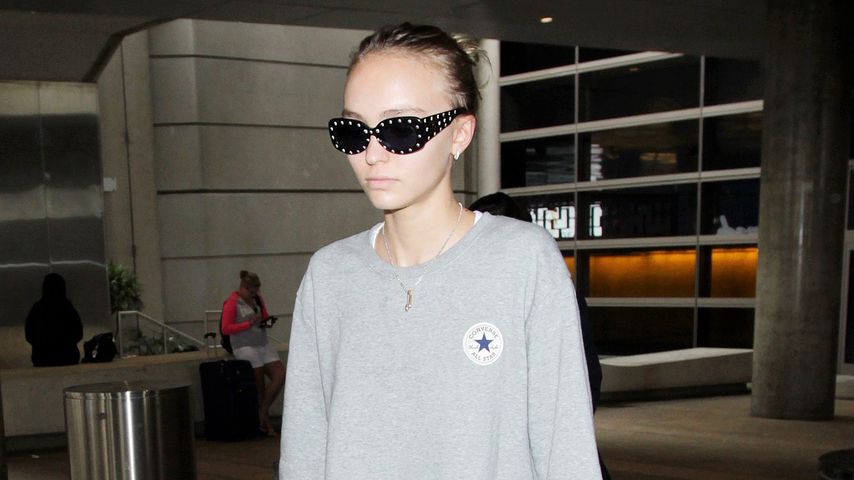 Lily-Rose Depp am Flughafen von L.A.