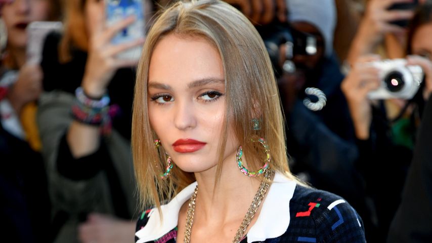 Lily-Rose Depp bei der Fashion Week in Paris