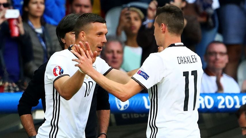 Lukas Podolski (l.) und Julian Draxler (r.) bei der Fußball-Europameisterschaft 2016 in Frankreich
