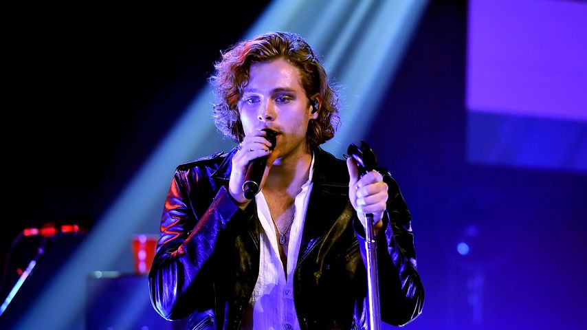 Mädels aufgepasst: Dieser 5SOS-Star ist trauriger Single!
