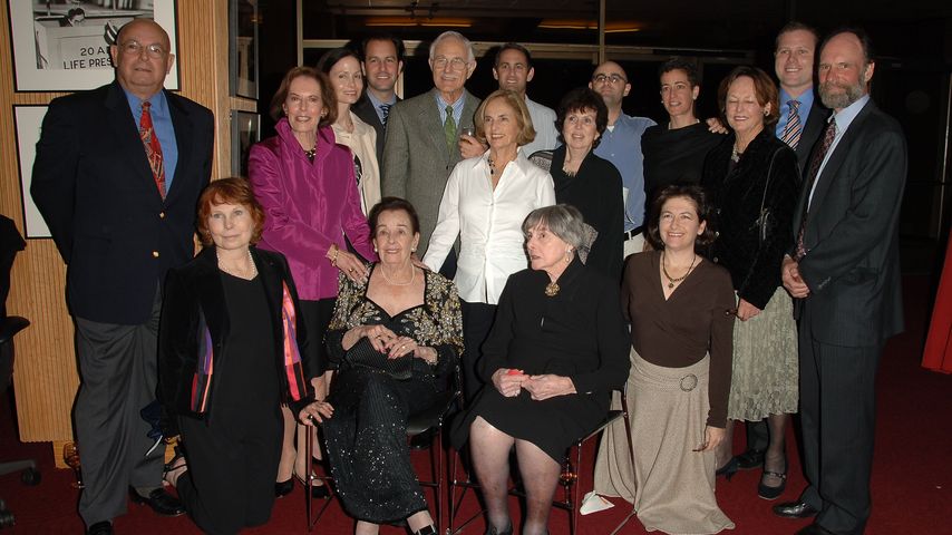 Lupita Tovar (u.m.) mit ihrer Familie