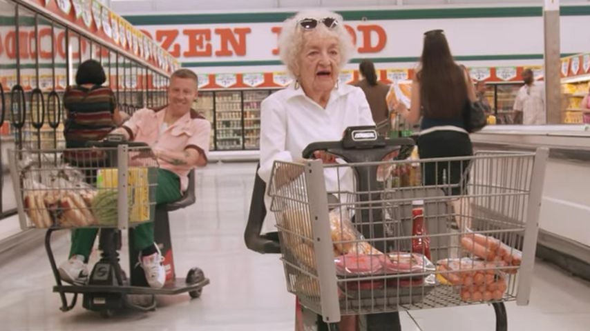 Große Liebe: Macklemore überrascht seine Oma zum 100. B-Day