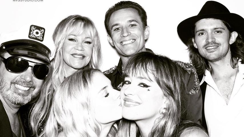 Clay Griffith, Melanie Griffith und ihre Kinder Jesse, Alexander, Stella und Dakota