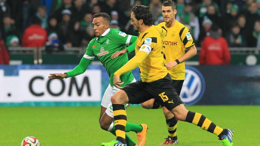 Melvyn Lorenzen beim Match SV Werder Bremen vs Borussia Dortmund