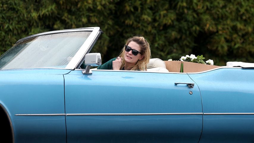 Mischa Barton in LA