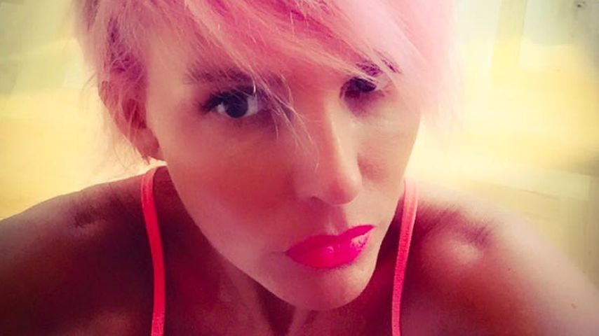 Natascha Ochsenknecht hat sich die Haare rosa gefärbt
