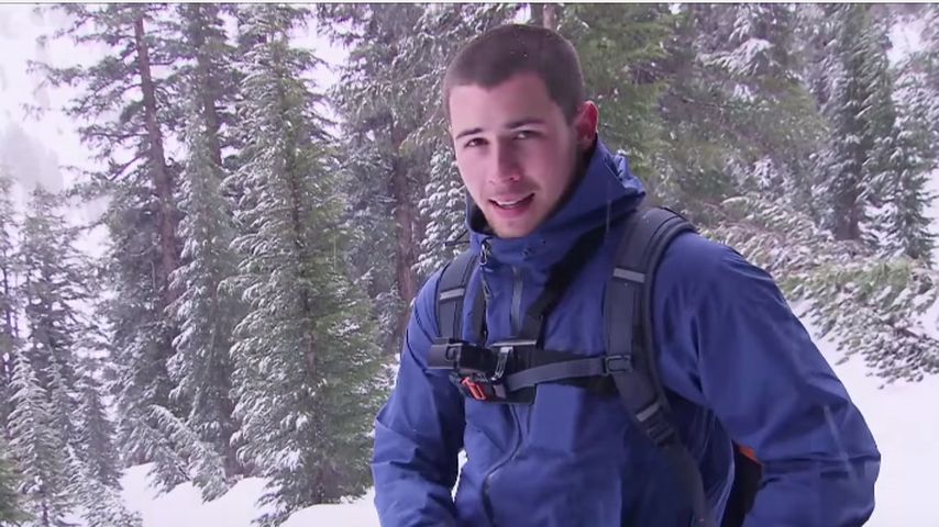 Nick Jonas in den Bergen