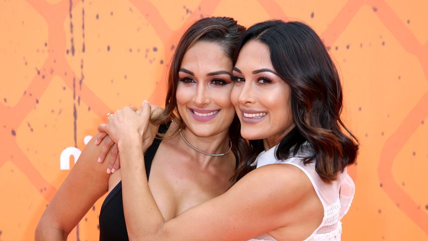 Nikki Bella und Brie Bella bei den Kids' Choice Awards