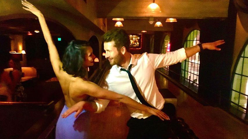 Nina Dobrev mit Glen Powell an ihrem 28. Geburtstag