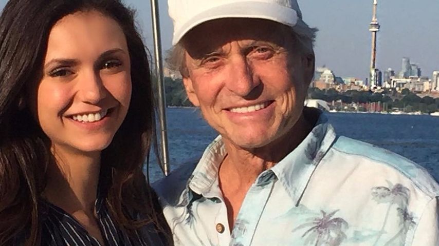 Nina Dobrev und Michael Douglas am Set von "Flatliners"
