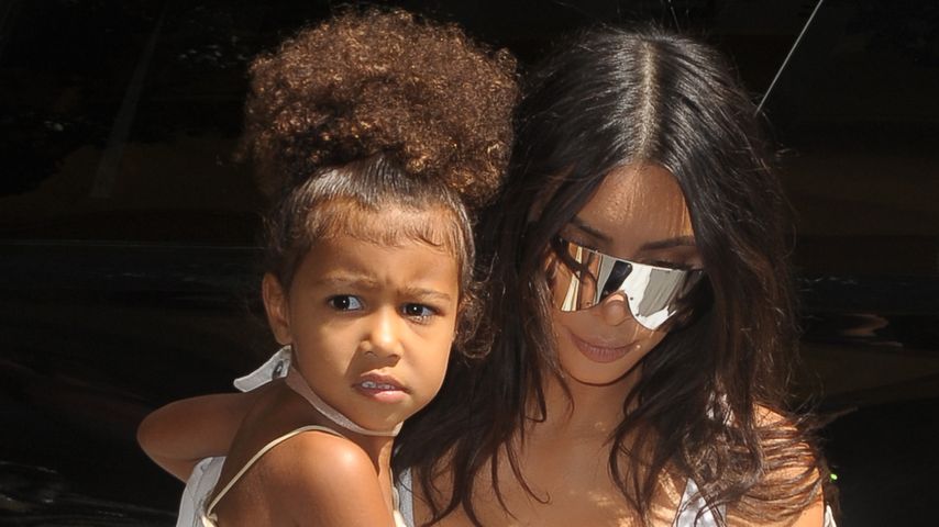 North West und Mama Kim Kardashian in New York City