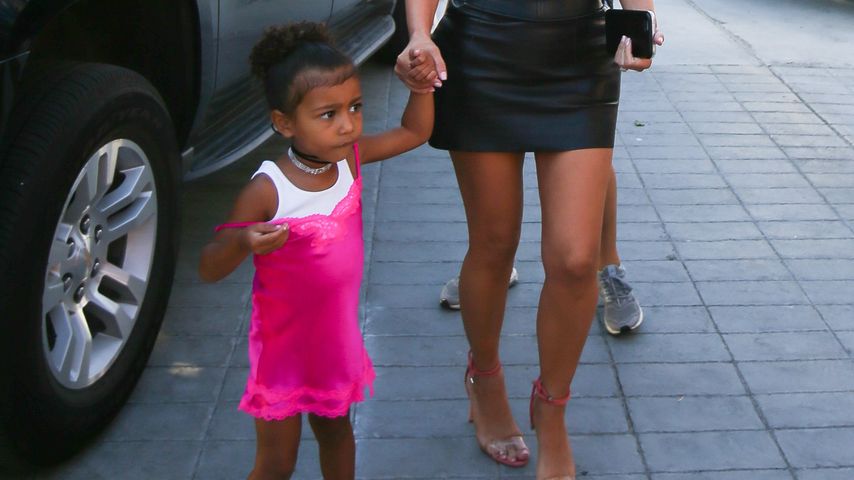 North West und Mama Kim Kardashian