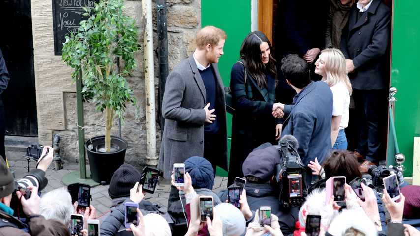Prinz Harry und Meghan Markle am Social Bite Café in Edinburgh