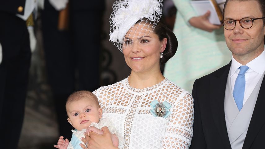 Prinz Oscar, Prinzessin Victoria und Prinz Daniel von Schweden bei der Taufe im Mai 2016