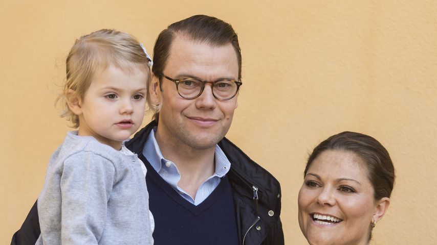 Prinzessin Victoria von Schweden und Prinz Daniel mit Prinzessin Estelle