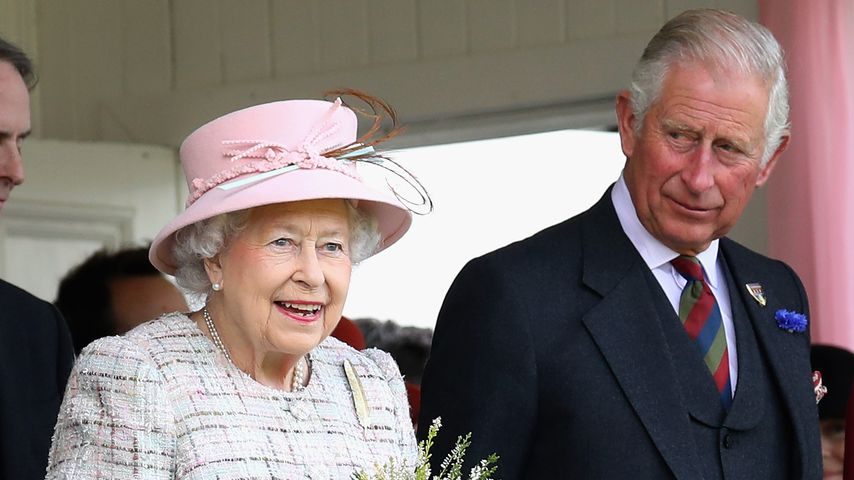 Queen Elizabeth II. und Prinz Charles in Schottland
