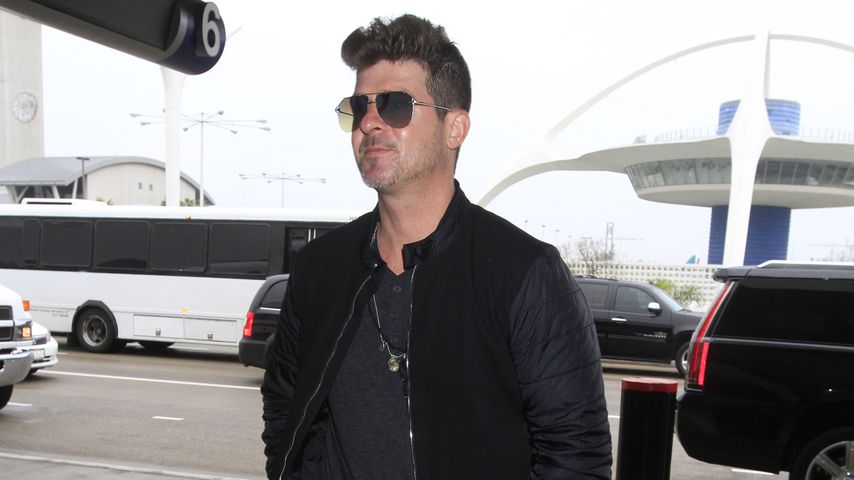 Robin Thicke am Flughafen Los Angeles