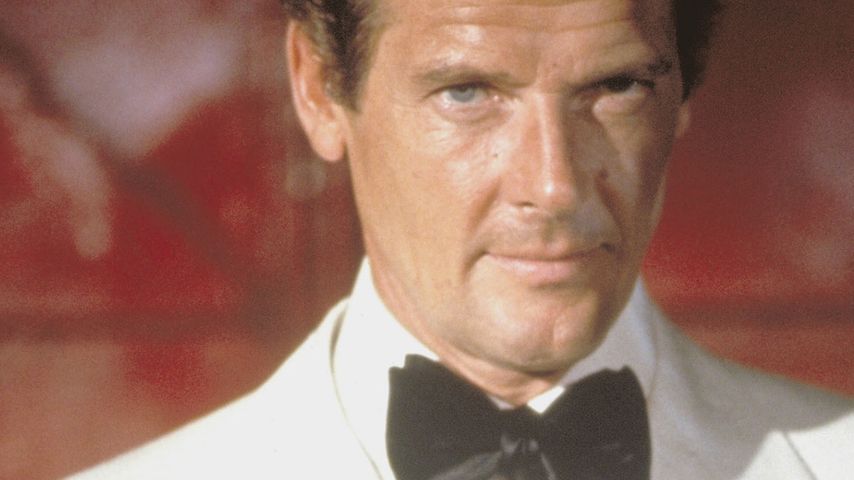 Roger Moore als James Bond