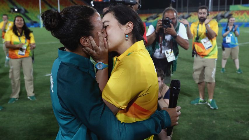 Rugby-Spielerin Isadora Cerullo mit ihrer Verlobten Marjorie Enya