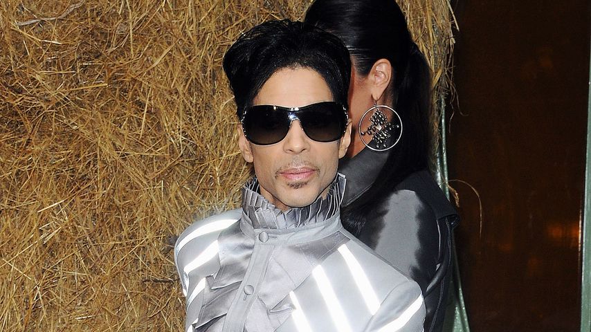 Sänger Price bei der Fashion Week in Paris 2010