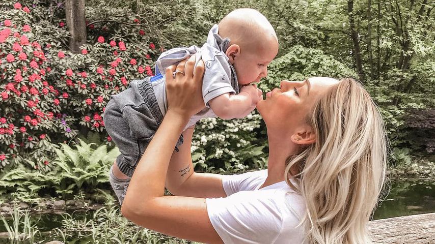 Grimassen & Tanz: Bachelor-Sam albert mit Söhnchen herum