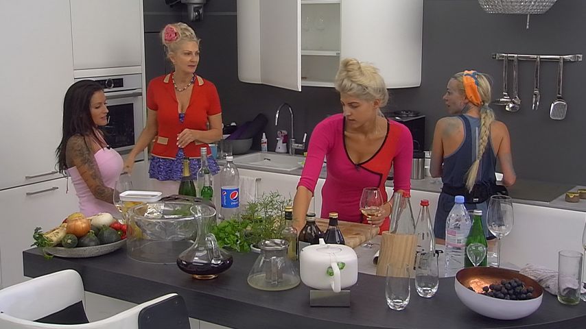 Sarah Nowak, Julia Jasmin Rühle, Désirée Nick und Nina Kristin