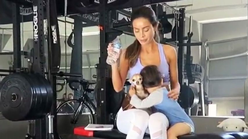 Fitness-Mom Sarah Stage: So trainiert sie mit ihrem Spross!