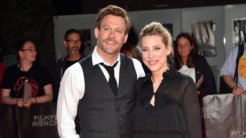 Schauspieler Ken Duken und seine Frau Marisa Leonie Bach bei der "Berlin Falling"-Premiere