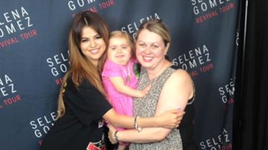 Selena Gomez mit Audrey Nethery und der Mutter der Kleinen