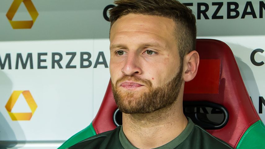 Shkodran Mustafi sitzt auf der Ersatzbank