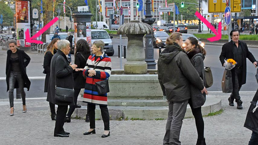 Erwischt! Hier gehen Sophia Thomalla und Till ins Theater